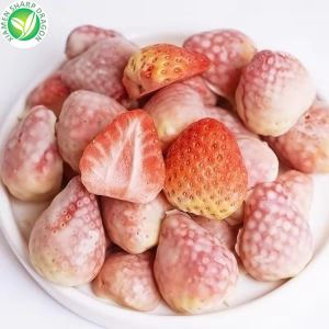 تجميد رقائق الفراولة المجففة
